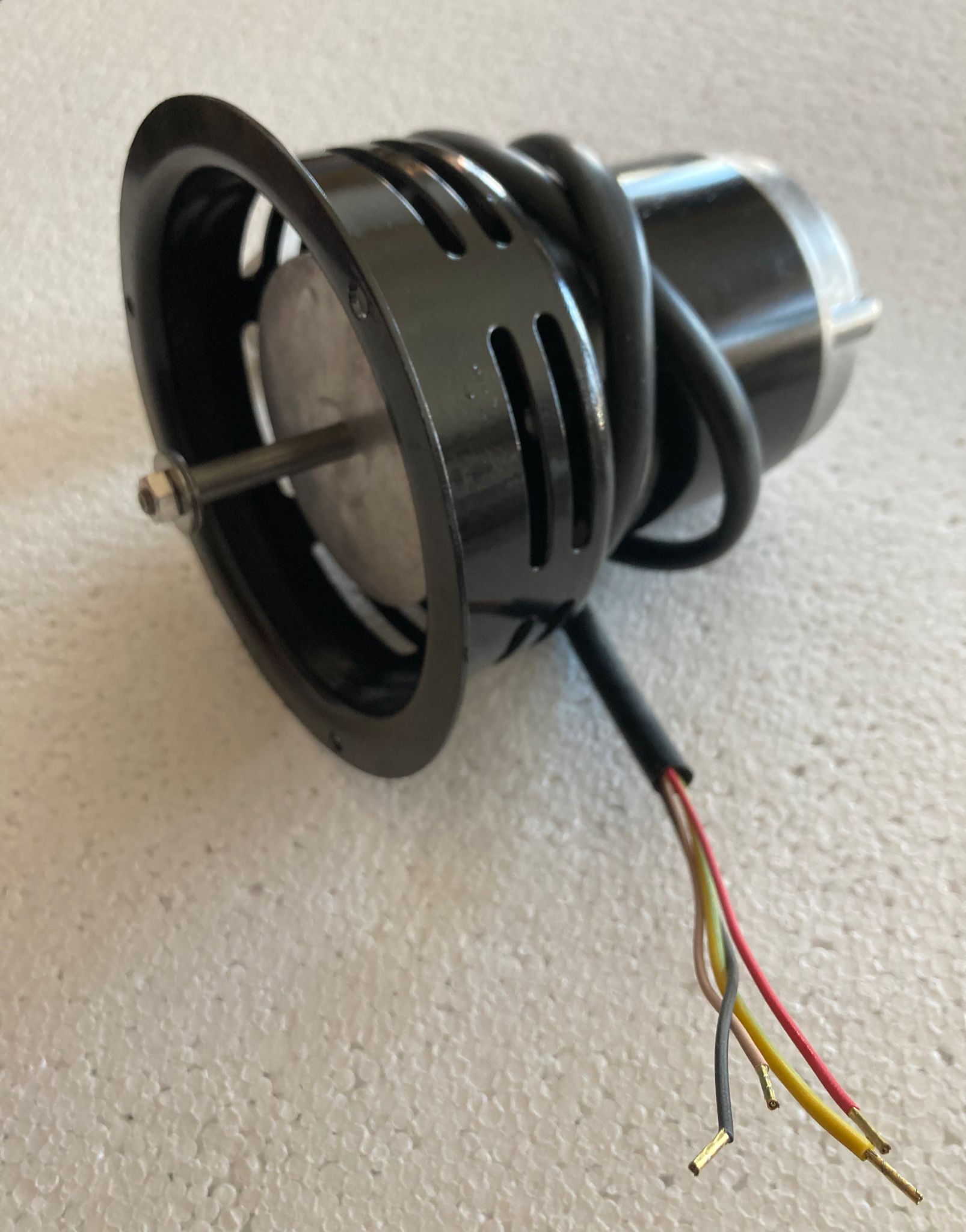Motor odťahového ventilátora (alternatíva bez konektora)